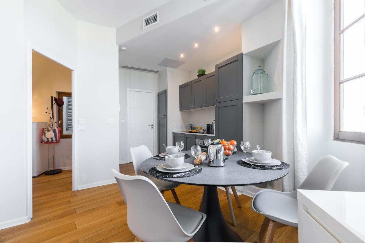 Gorgeous 1 Bdr With Gardens View In The Old Town Apartment Nizza